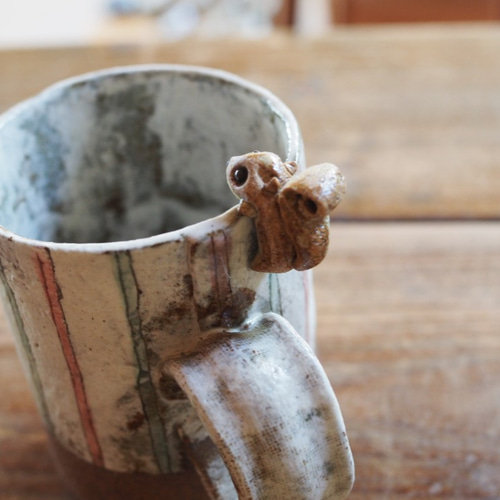 カップ(赤)からリスさん♡ カップ(赤)からリスさん♡