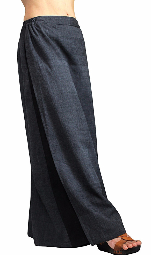 ジョムトン手織り綿のタイト風スカートパンツ 墨黒（PFS-037-01） 4枚目の画像