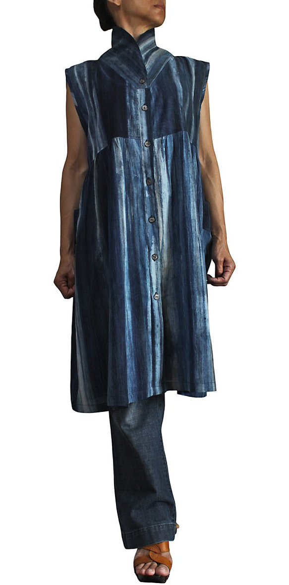 天然靛藍染色高領無袖長袍 (DRL-008) 第7張的照片