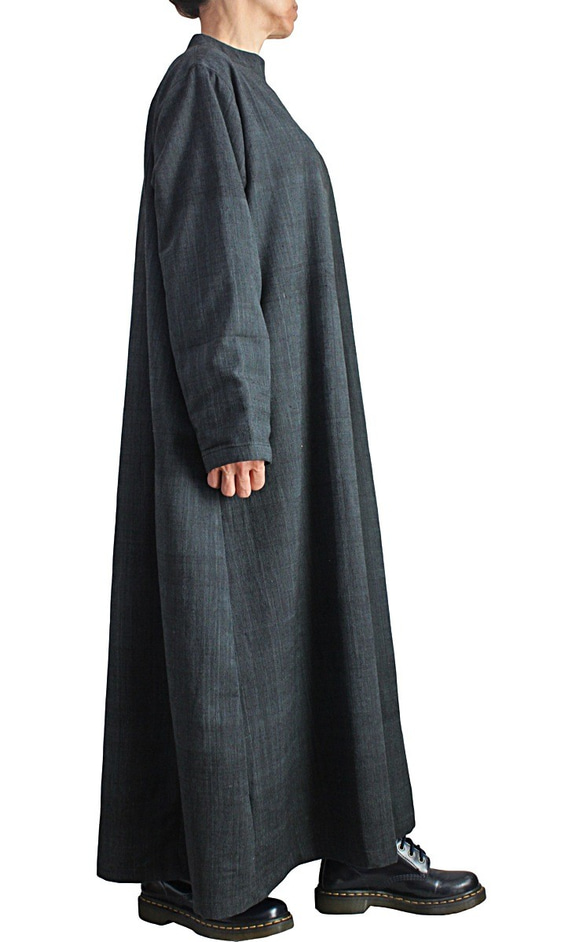 Jomton 手工編織棉質寬鬆高領洋裝 墨黑色 (DFS-059-01) 第4張的照片