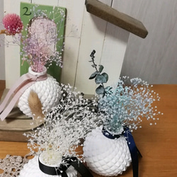 アロマストーンの花瓶　プリザーブドアレンジ　１つ600yen　石膏 1枚目の画像