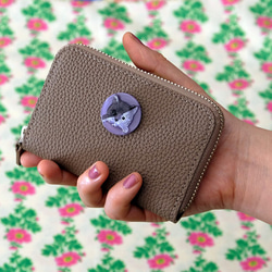 ネコ ミニ ラウンドファスナー 財布 色：ドイツシュリンク（サーフ）×猫 ピンク（目がエメラルドグリーン） 4枚目の画像