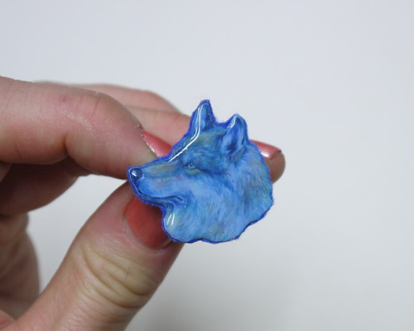 A Blue Wolf(3cm×2,5cm) 2枚目の画像