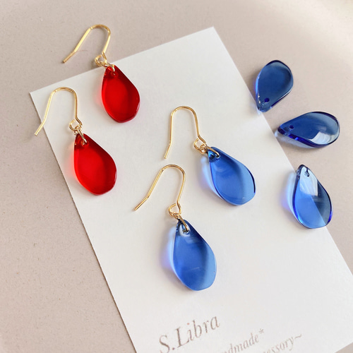 ピアス・blue glass〜透き通る青色〜ロイヤルブルーガラス