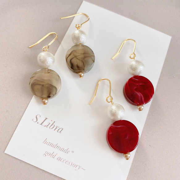 ピアス・marble stone red*こっくり赤色 深紅 コットンパールピアス 5枚目の画像