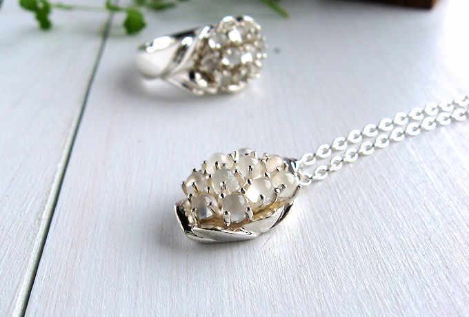 月のたね　ムーンストーンシルバーペンダント