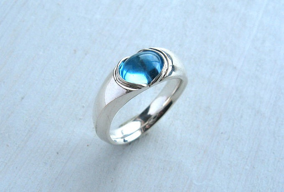 藍色托帕石銀色S形戒指“ Seseragi” 第1張的照片