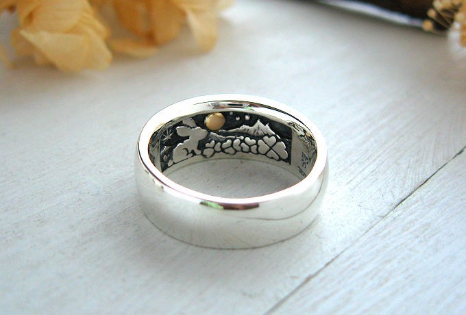 同じ月を見てた　－クローバーとウサギ－