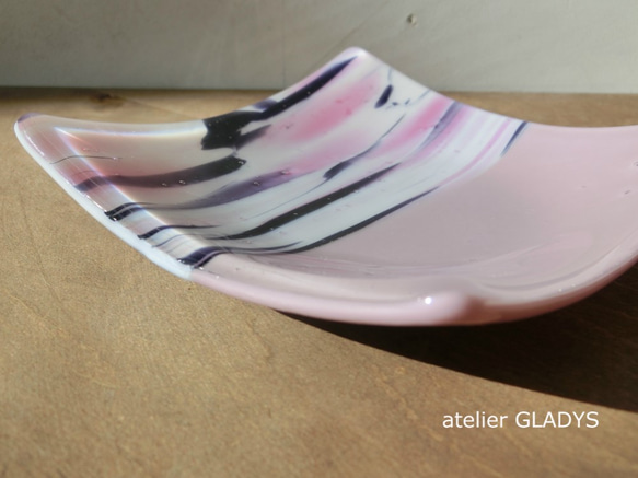 フュージングガラス器　　紫ピンク 3枚目の画像