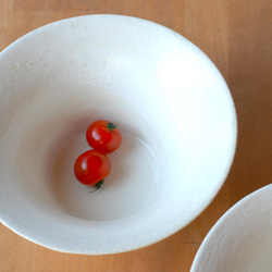 白い鉢 2枚目の画像