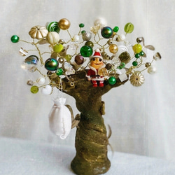 クリスマスツリーオブジェ　サンタ付き 1枚目の画像