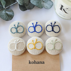 手刺繍】ちょうちょ 【ヘアゴム/ブローチ】【中】 ヘアゴム kohana