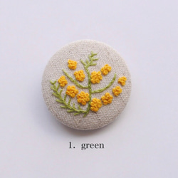 【手刺繍】ミモザ (大) 刺繍 【ブローチ/ヘアゴム】 2枚目の画像