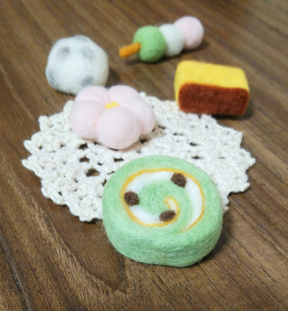 ふわふわ和菓子マグネット＊抹茶ロール＊ 2枚目の画像