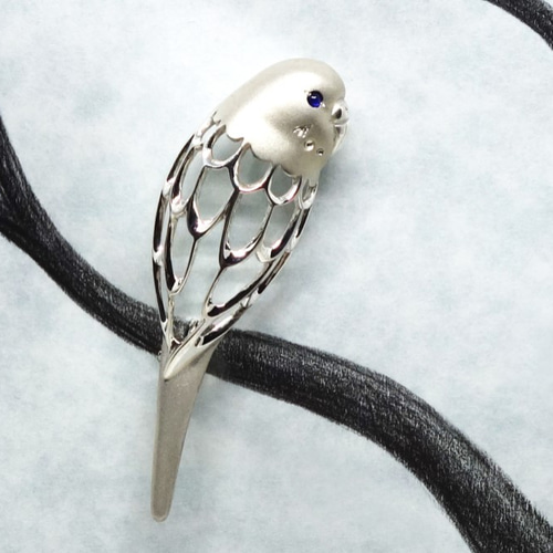 ぷちこ。　０２０６★ セキセイインコブローチ・天然サファイアの瞳【PioParakee