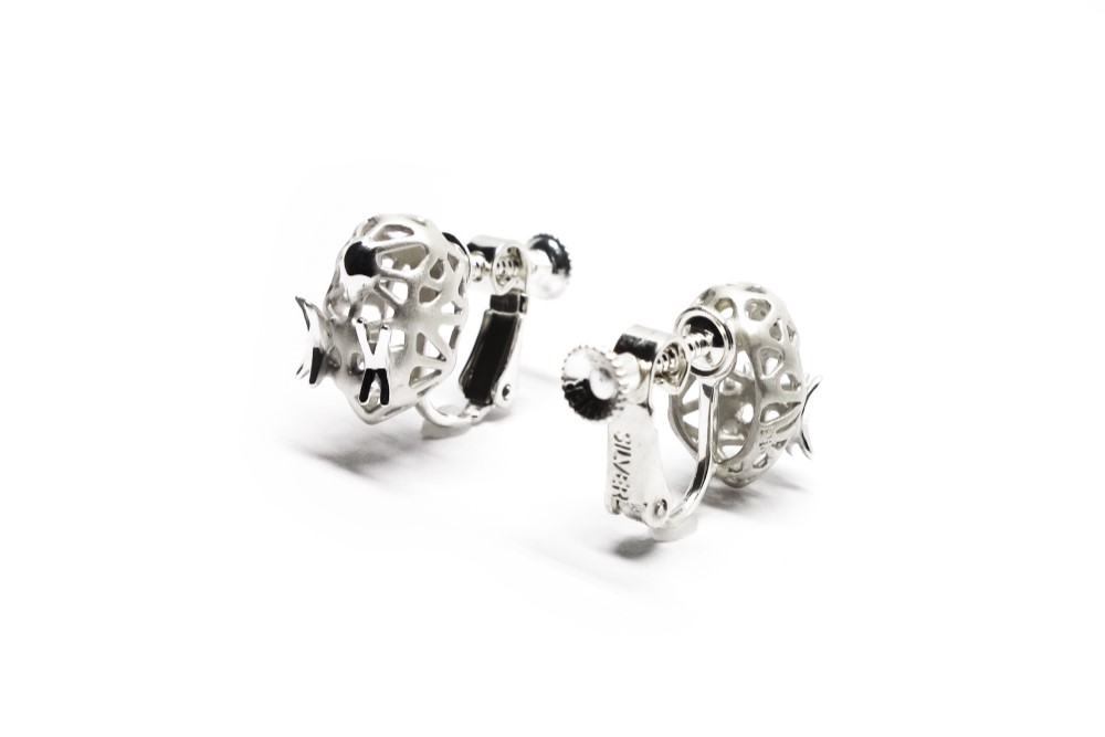 まめインコイヤリングSV925（白）【Pio by Parakee】little parakeet earring