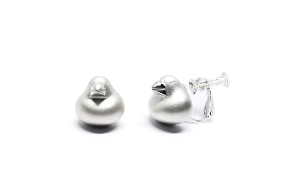 白文鳥イヤリングSV925【Pio by Parakee】Java sparrow earring