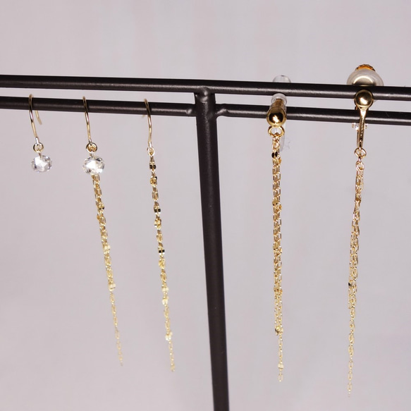 ＜片耳から＞3連K18チェーンのロングイヤリング&ピアス【Pio by Parakee】gold earrings 7枚目の画像