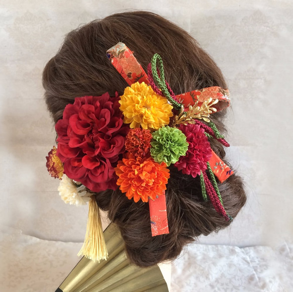 真紅ダリア・マムセットの髪飾り～選べるタッセルとおまけのリボン付き～結婚式・成人式・卒業式～ 2枚目の画像