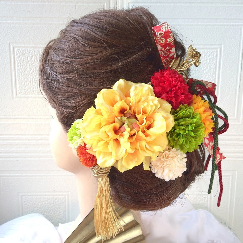 クリーム イエロー ダリアと華やか マム 髪飾り ～選べる タッセル とおまけの リボン 付き～ 結婚式 成人式 卒業式