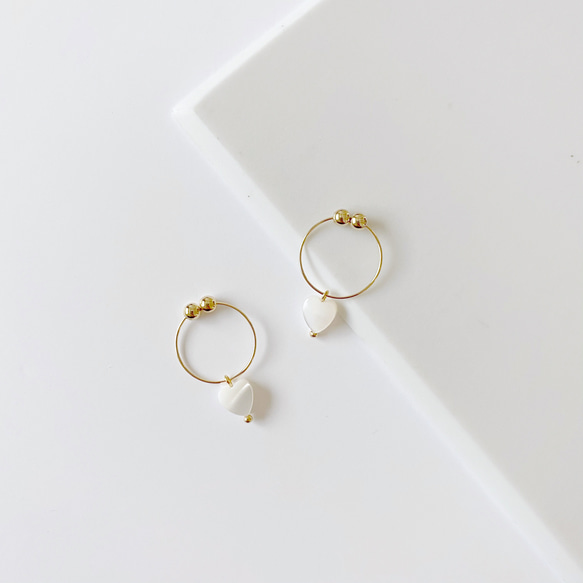 heart shell hoop earring 1枚目の画像