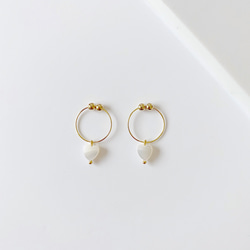 heart shell hoop earring 2枚目の画像