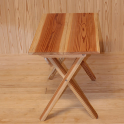 65cm✕50cm高さ61cm　杉無垢板のシンプルな折りたたみテーブル机 2枚目の画像