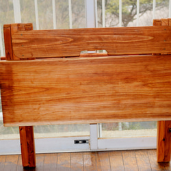 78cm×59cm高さ55cm 送料無料☆杉無垢板のシンプルな折りたたみテーブル机★ガーデンテーブル☆アウトドアテーブル 4枚目の画像
