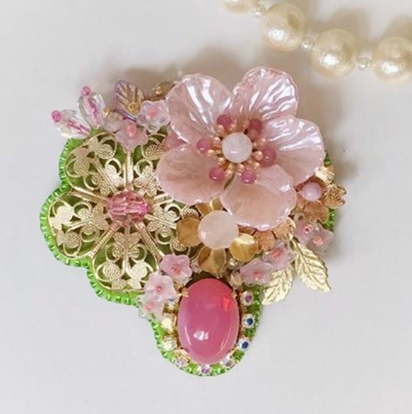 こり 桜 ビーズ 刺繍 ブローチ ハンドメイドアクセサリー こり 桜