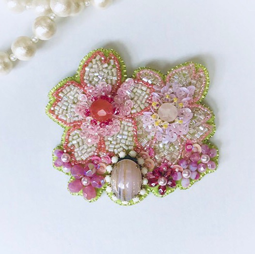 ☆桜☆ ブローチ ビーズ刺繍 ブローチ ﾍﾟﾙﾍﾟﾙﾘｰﾈ*Perperline
