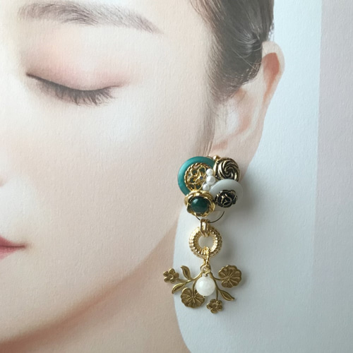 ヴィンテージボタン ピアス/イヤリング 2way大ぶり Green×White×Gold