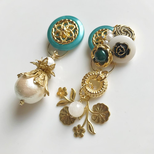 ヴィンテージボタン ピアス/イヤリング 2way大ぶり Green×White×Gold
