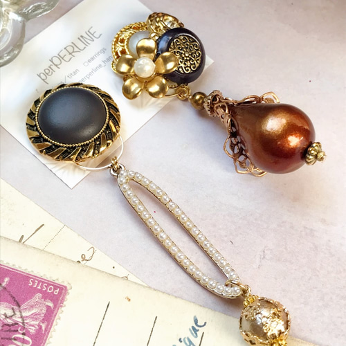 ヴィンテージボタン ピアス/イヤリング 2way大ぶり White×Darkbrown