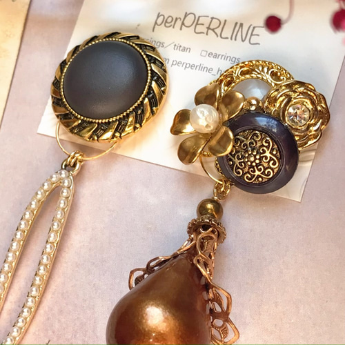 ヴィンテージボタン ピアス/イヤリング 2way大ぶり White×Darkbrown