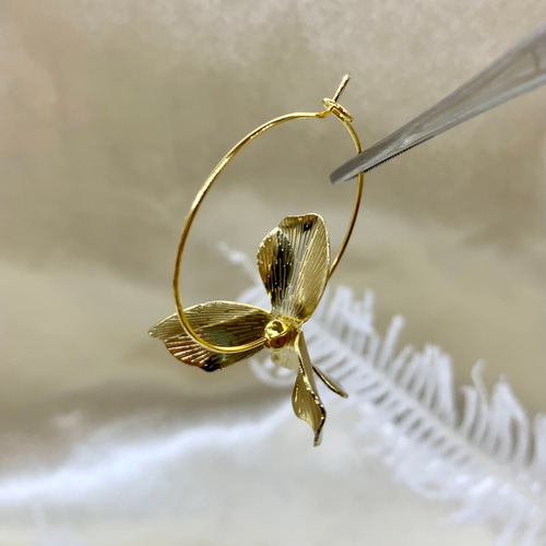 結婚式 ゴールドフラワーフープピアス 大ぶりゴールド フラワー