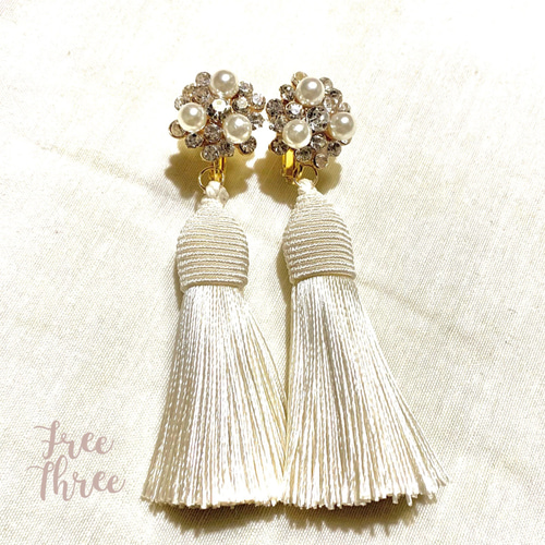 ラストB 級品セール！ 結婚式仕様 ホワイトタッセルイヤリング or 