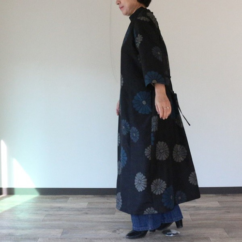 着物リメイク 青白菊模様紬後ろ切替スタンドカラーワンピース