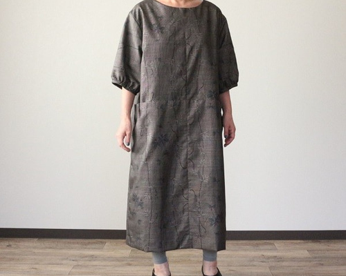 着物リメイク 豪華 紬 タック ワンピース 緑 ボカシ柄 L - メルカリ
