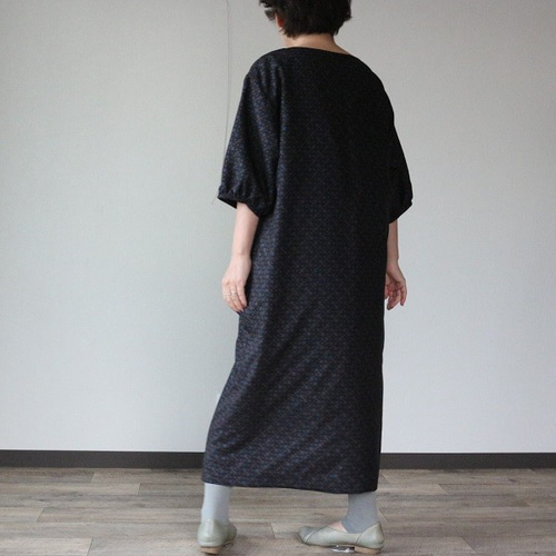 着物リメイク 豪華 紬 タック ワンピース 緑 ボカシ柄 L - メルカリ