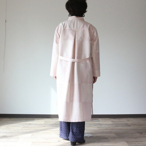 着物リメイク　さくら市松紬と若草合せスタンドカラーラップコート 5枚目の画像
