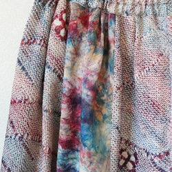 着物リメイク　虹色しぼりギャザースカート 8枚目の画像