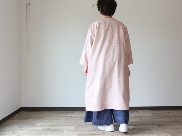着物リメイク　赤刺し子紬Ｖ衿コート 5枚目の画像