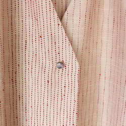 着物リメイク　赤刺し子紬Ｖ衿コート 9枚目の画像