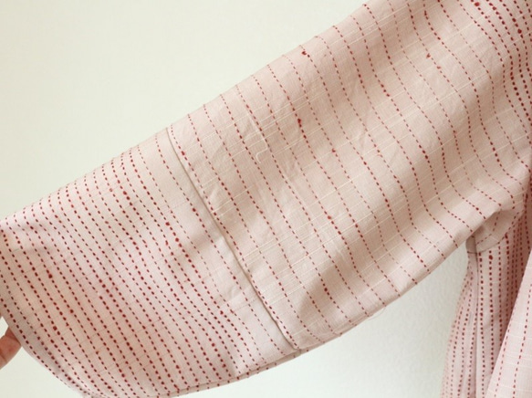 着物リメイク　赤刺し子紬Ｖ衿コート 10枚目の画像