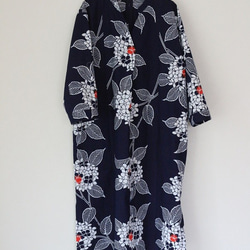 着物リメイク　紫陽花模様浴衣スタンドカラー前タックワンピース 6枚目の画像