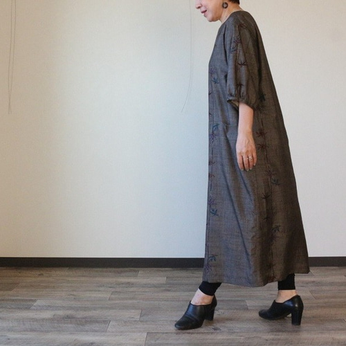 着物リメイク つる花独鈷模様泥大島紬タックポケットワンピース