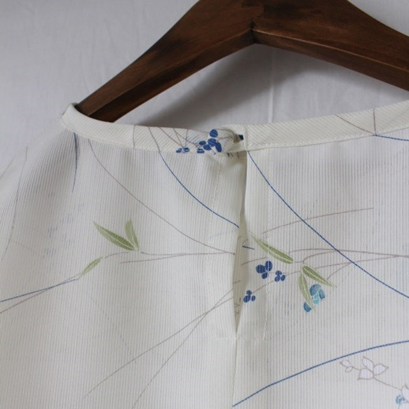 着物リメイク　夏草絽のパフ袖ブラウス　２Ｌ 4枚目の画像