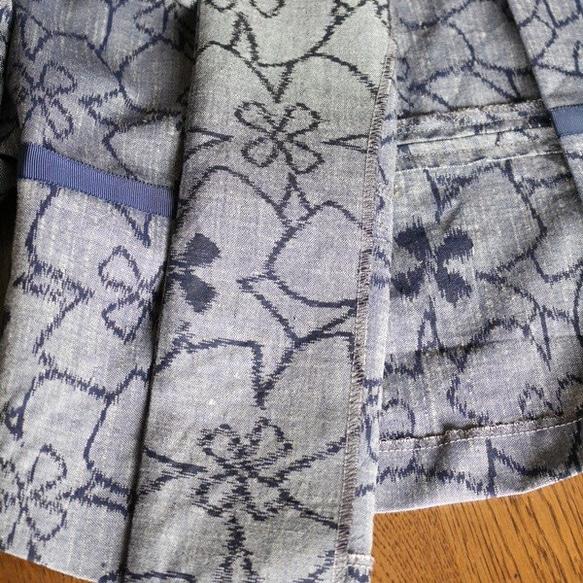 着物リメイク　敷き詰め花のドルマン袖ボレロ 9枚目の画像