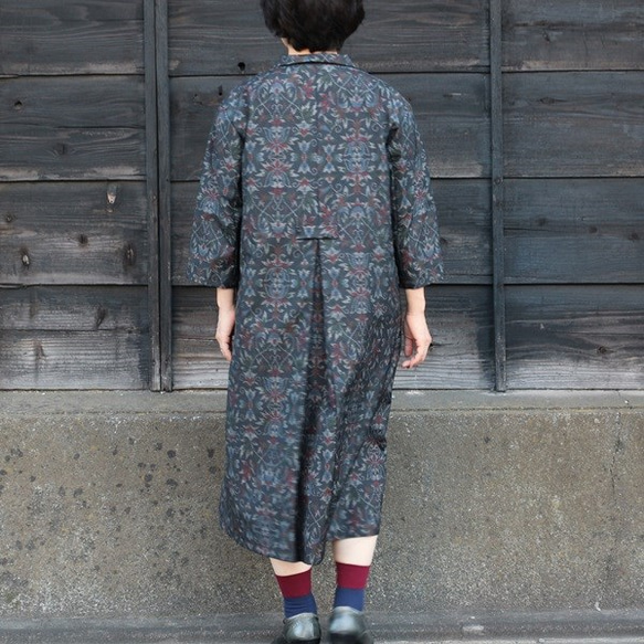 着物リメイク　トルコタイル柄大島紬オープンカラーワンピース 3枚目の画像