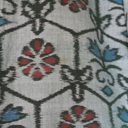 着物リメイク　亀甲に花模様フレアワンピース 10枚目の画像